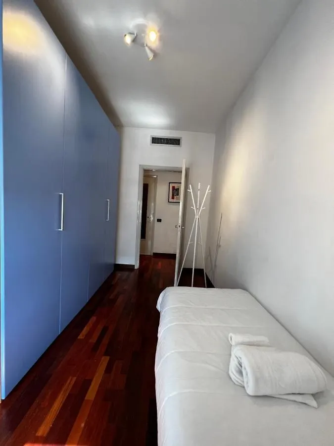 アパート Solution Home Solari ミラノ イタリア